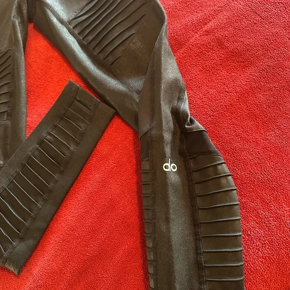 alo High-Waist Moto Legging - Black Women's Leggings like new - Picture 6 of 8